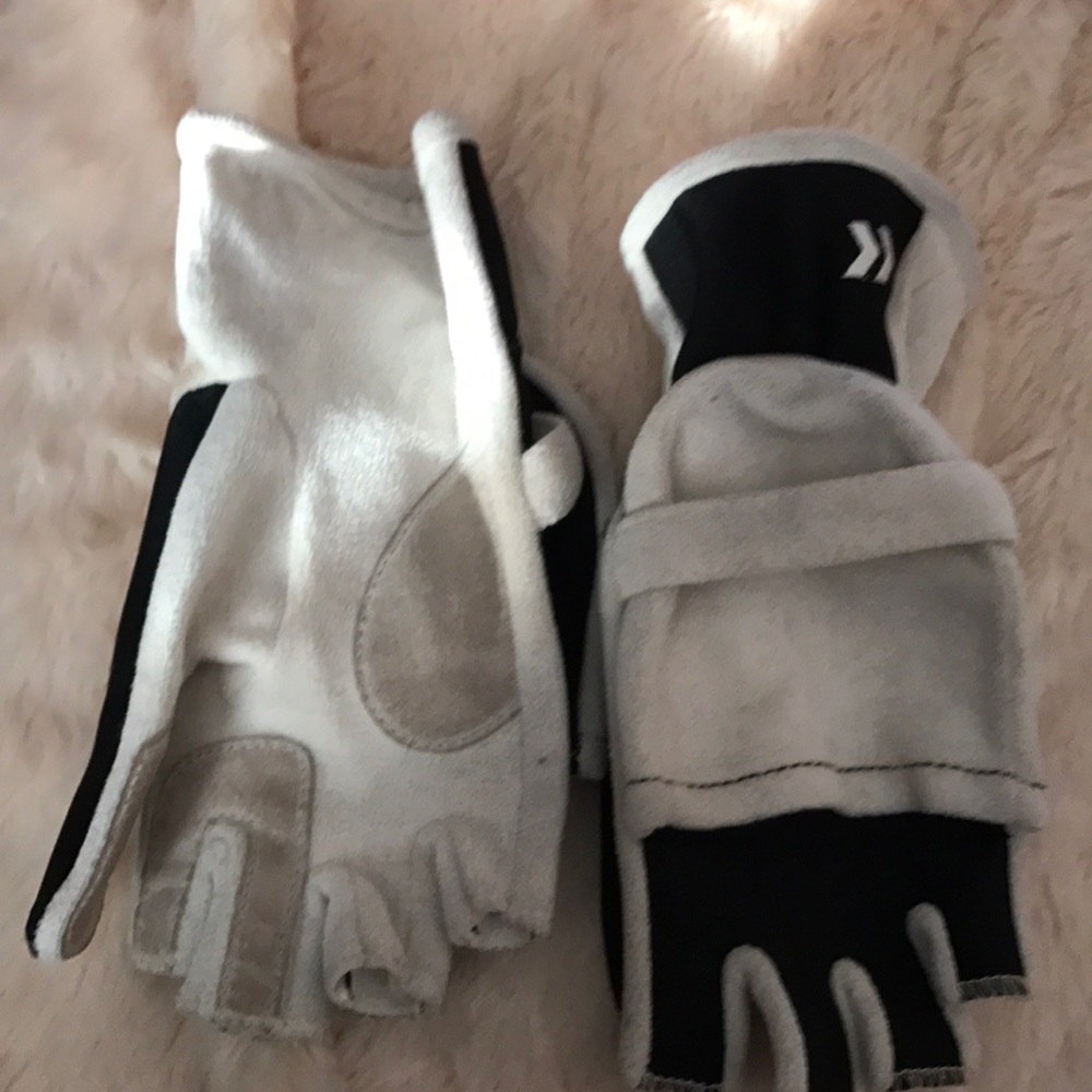 Fingerless gloves